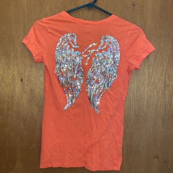 Guess v-neck tee size xs - Picture 3 of 5